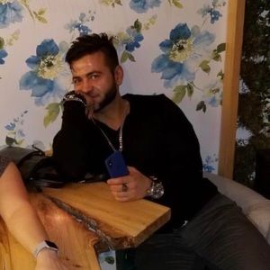 Meet your Posher, Moe